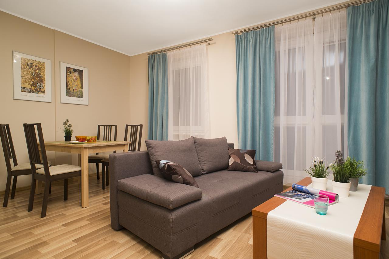 Apartamenty Tww Ochota Варшава Екстер'єр фото