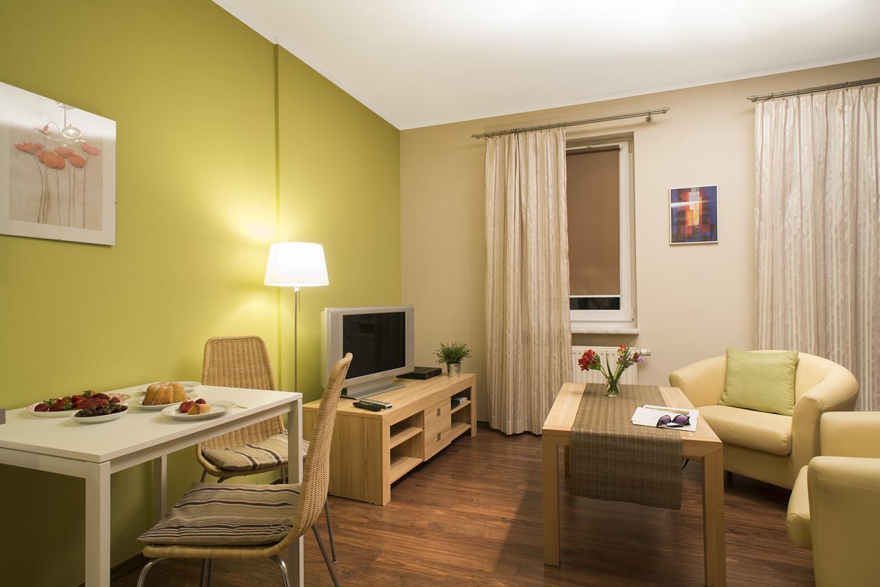 Apartamenty Tww Ochota Варшава Екстер'єр фото